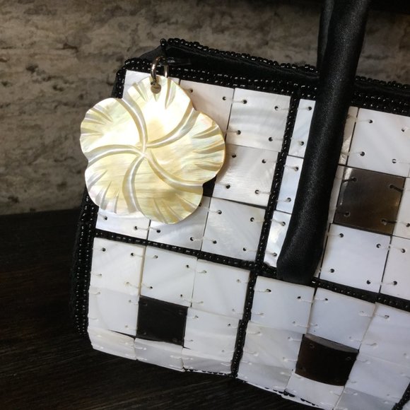 VINTAGE MOTHER OF PEARL HANDBAG - Picture 5 of 8